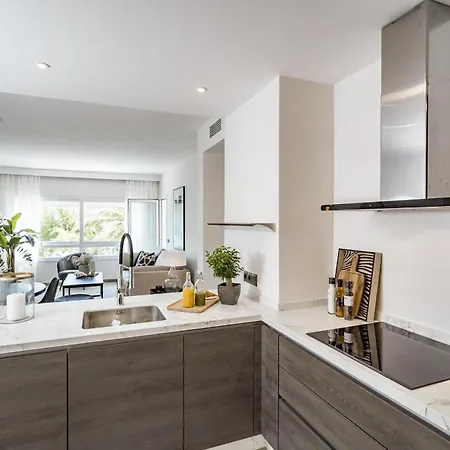 Appartement Pr - Stunning Flat Front Line Puerto Banus *