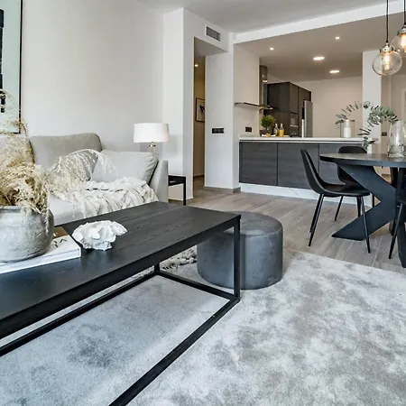 Pr - Stunning Flat Front Line Puerto Banus