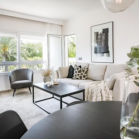 Apartment Pr - Stunning Flat Front Line Puerto Banus